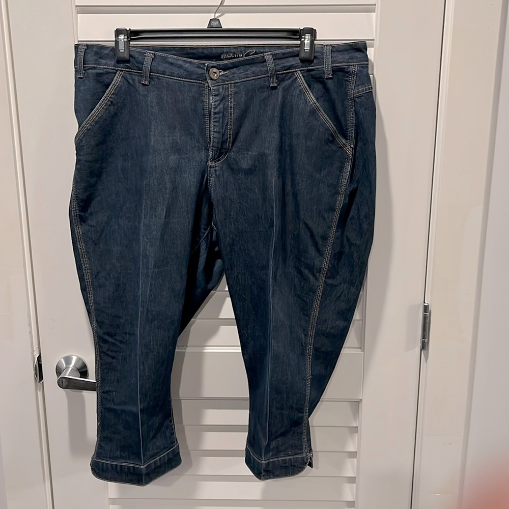 Denim capri pants